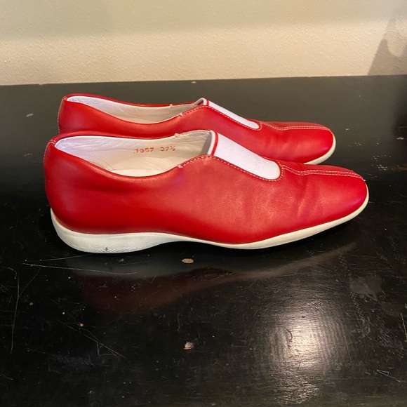PRADA NWT DRIVING SHOE VINTAGE RED LEATHER Size-7.5 - Picture 7 of 10